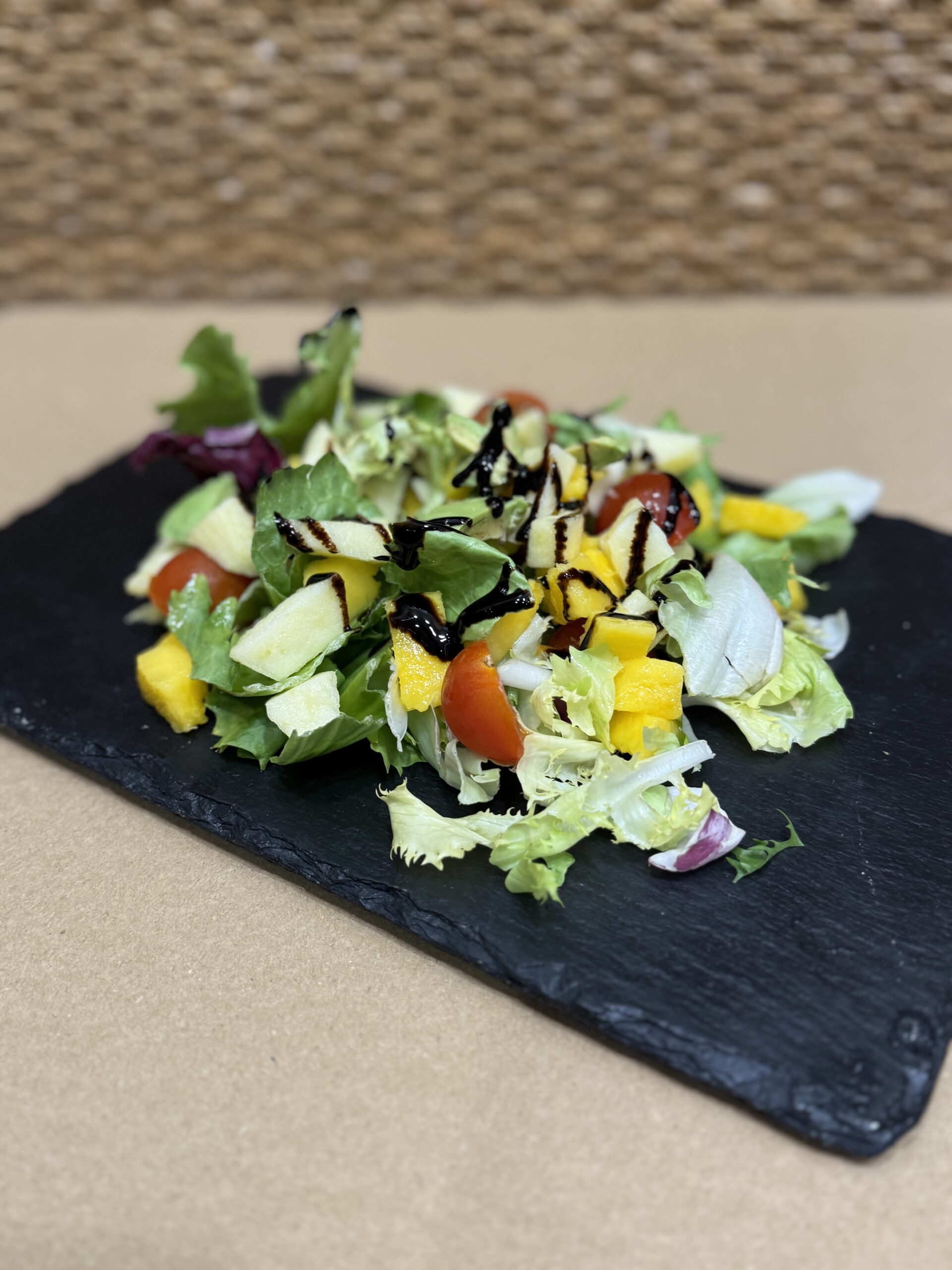 Ensalada de frutas con producto de proximidad
